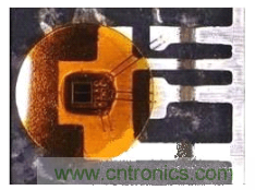 圖2：對(duì)于車(chē)用級(jí)R2Coupler產(chǎn)品如ACPL-M43T光電耦合器，Avago使用雙線(xiàn)強(qiáng)化關(guān)鍵功能連接