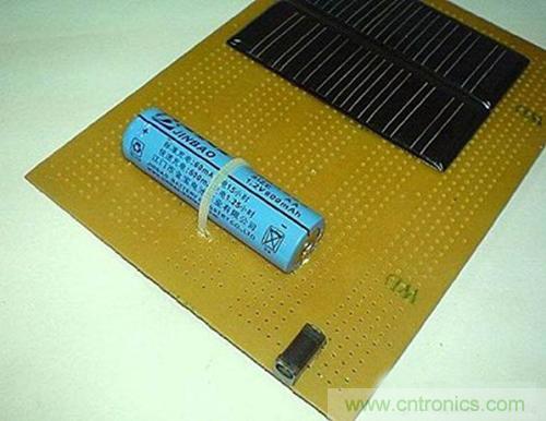 微型太陽能供電板DIY，給手電筒收音機供電