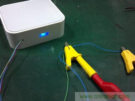 DIY:自制自帶電池供電的無(wú)線路由器