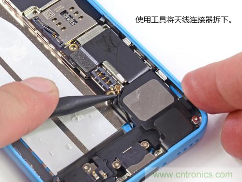 內(nèi)部能否出“彩”？“五彩機(jī)身”iPhone 5C拆解揭秘