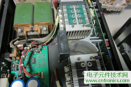 用料很給力！專業(yè)后級(jí)功放美國高峰FA1201拆解