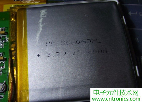 探秘電子紙！一款電紙書的電子墨水屏拆解