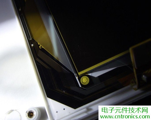探秘電子紙！一款電紙書的電子墨水屏拆解