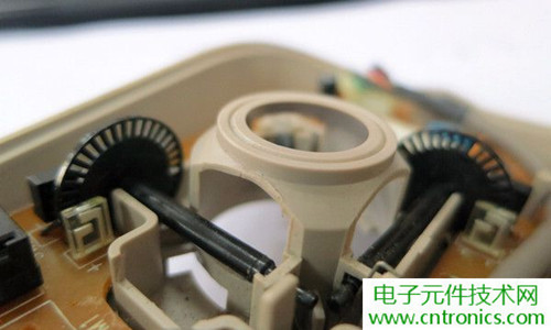 殿堂級(jí)機(jī)械鼠標(biāo)拆解：嘆精致做工！