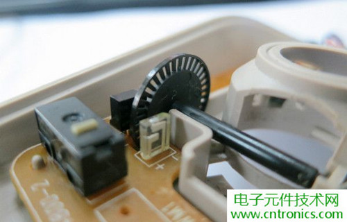 殿堂級(jí)機(jī)械鼠標(biāo)拆解：嘆精致做工！