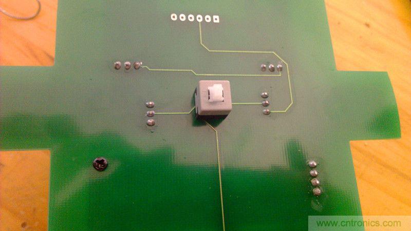 牛人力作！PCB版藍牙智能小車DIY