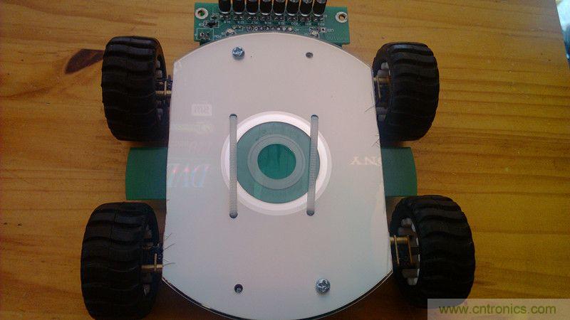 牛人力作！PCB版藍牙智能小車DIY