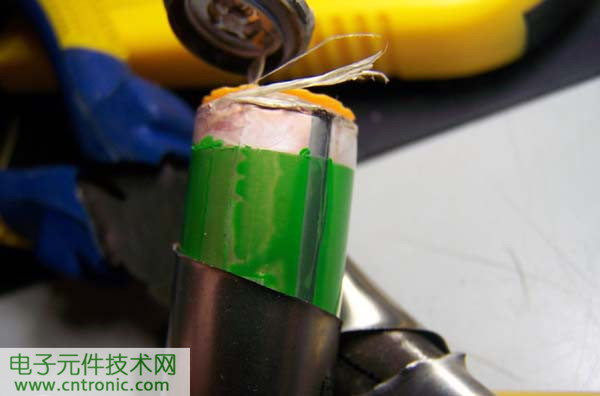 筆記本電池拆解，探秘電池內(nèi)部結(jié)構(gòu)