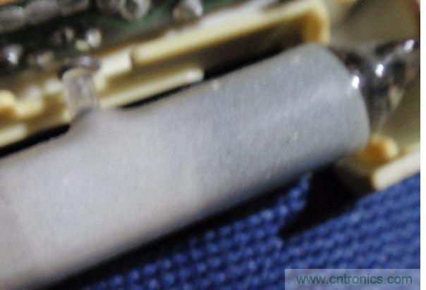 燈管，一頭黑了無法修復(fù)了