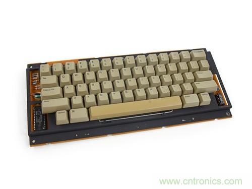 拆！古董級Macintosh 128K電腦