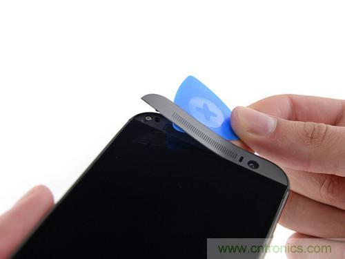 牛人強(qiáng)拆！新HTC One(M8)真機(jī)精密做工難修理