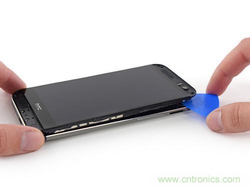 牛人強(qiáng)拆！新HTC One(M8)真機(jī)精密做工難修理