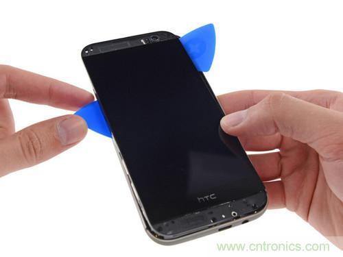 牛人強(qiáng)拆！新HTC One(M8)真機(jī)精密做工難修理