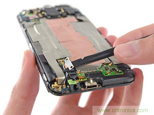 牛人強(qiáng)拆！新HTC One(M8)真機(jī)精密做工難修理