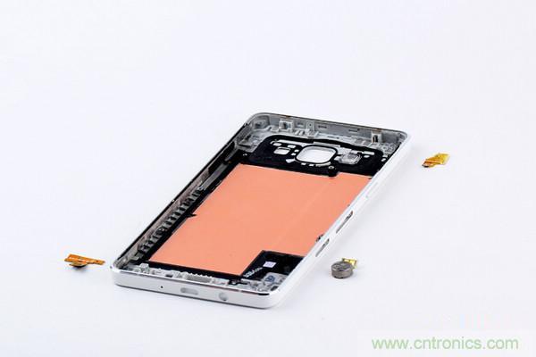 拆解狂魔荼毒新機三星金屬Galaxy A5，看槽點在何方？