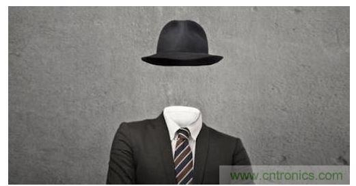 式隱形斗篷利用主動式組件與被動式超穎材料，可望進一步縮減斗篷尺寸，使其更適合個人使用