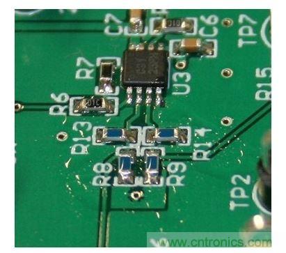  即為殘留過多數(shù)量焊劑的 PCB。