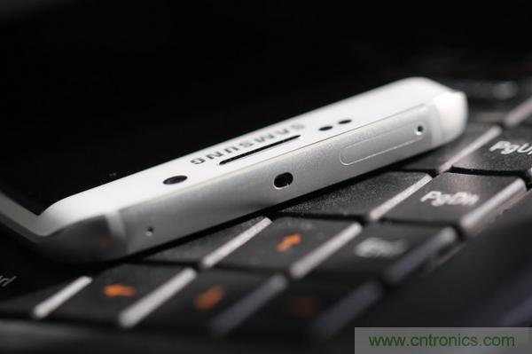 三星S6 Edge+拆解：比S6 Edge加在哪里？