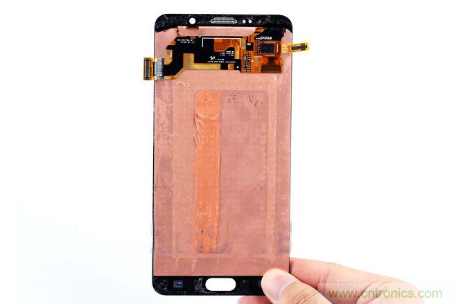 Galaxy Note5拆解，與S系列差距日漸模糊
