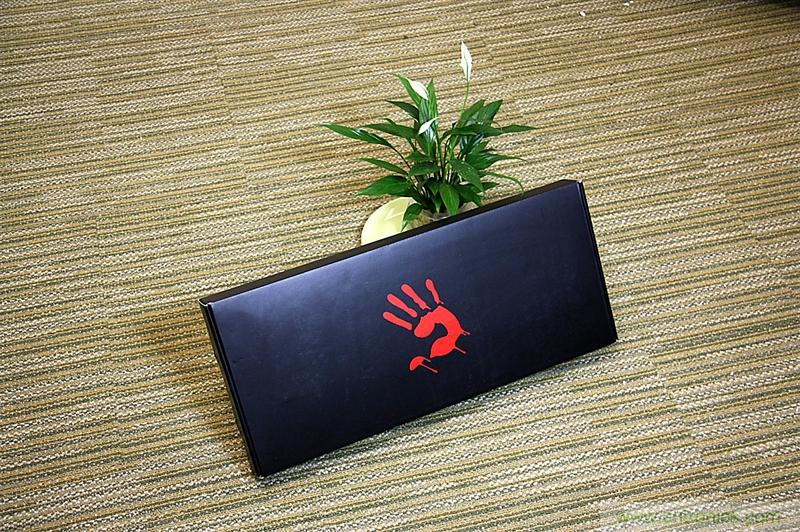 曾經(jīng)的網(wǎng)吧統(tǒng)治者—雙飛燕血手幽靈機(jī)械鍵盤，真世界最快？