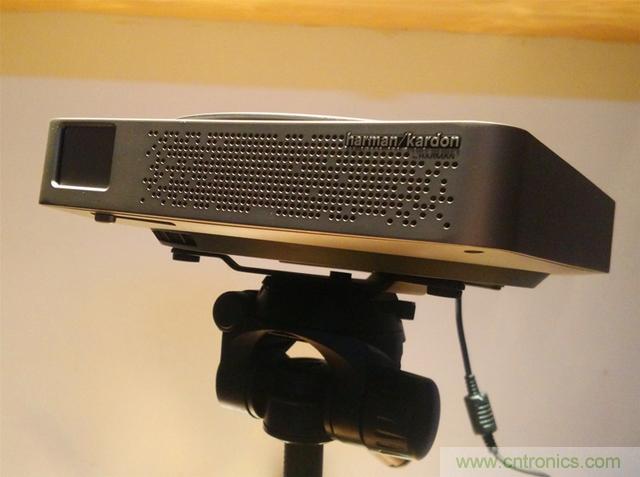 無屏電視時代已然來臨，客廳你做好準備了嗎？