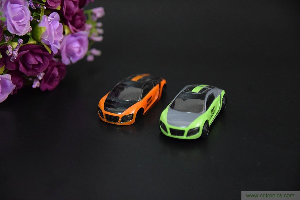 虛擬與現(xiàn)實(shí)相結(jié)合的飛車游戲，讓你體驗(yàn)速度與激情的碰撞！