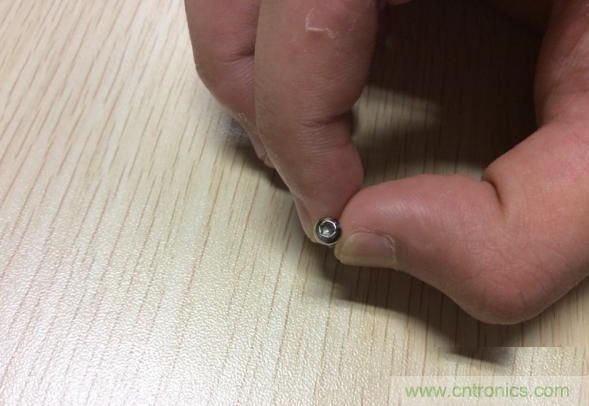 真飛機拆不著，那就來拆拆無人機“鼻祖”大疆吧！