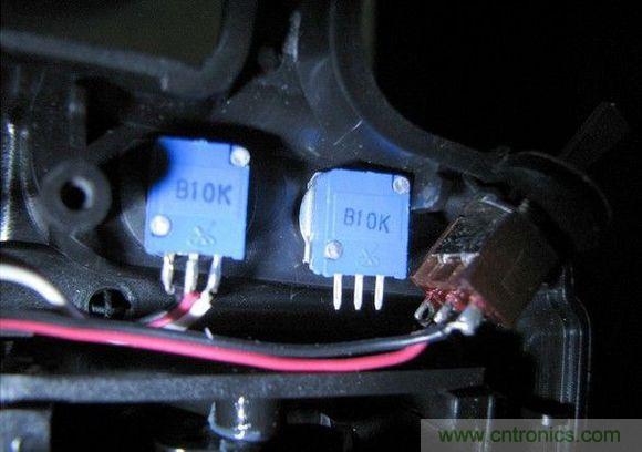 無人機 DIY 制作全過程，酷得不要不要的！