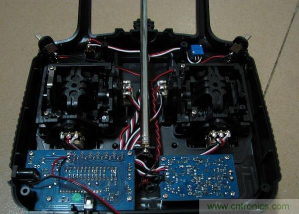 無人機 DIY 制作全過程，酷得不要不要的！