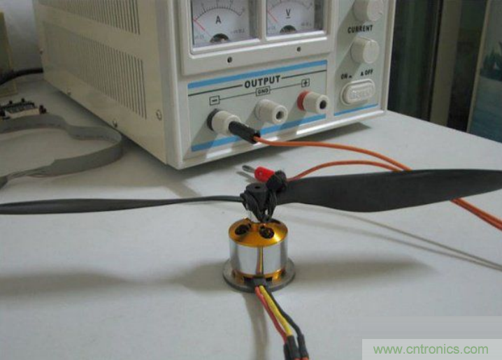 無人機 DIY 制作全過程，酷得不要不要的！