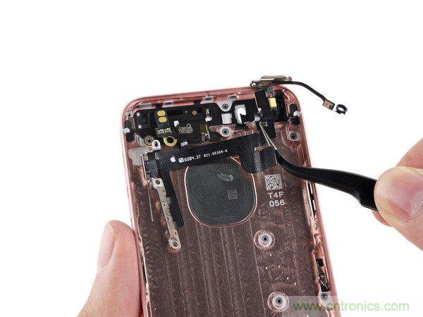 有什么地方?jīng)]有變？iPhone SE真機(jī)拆解