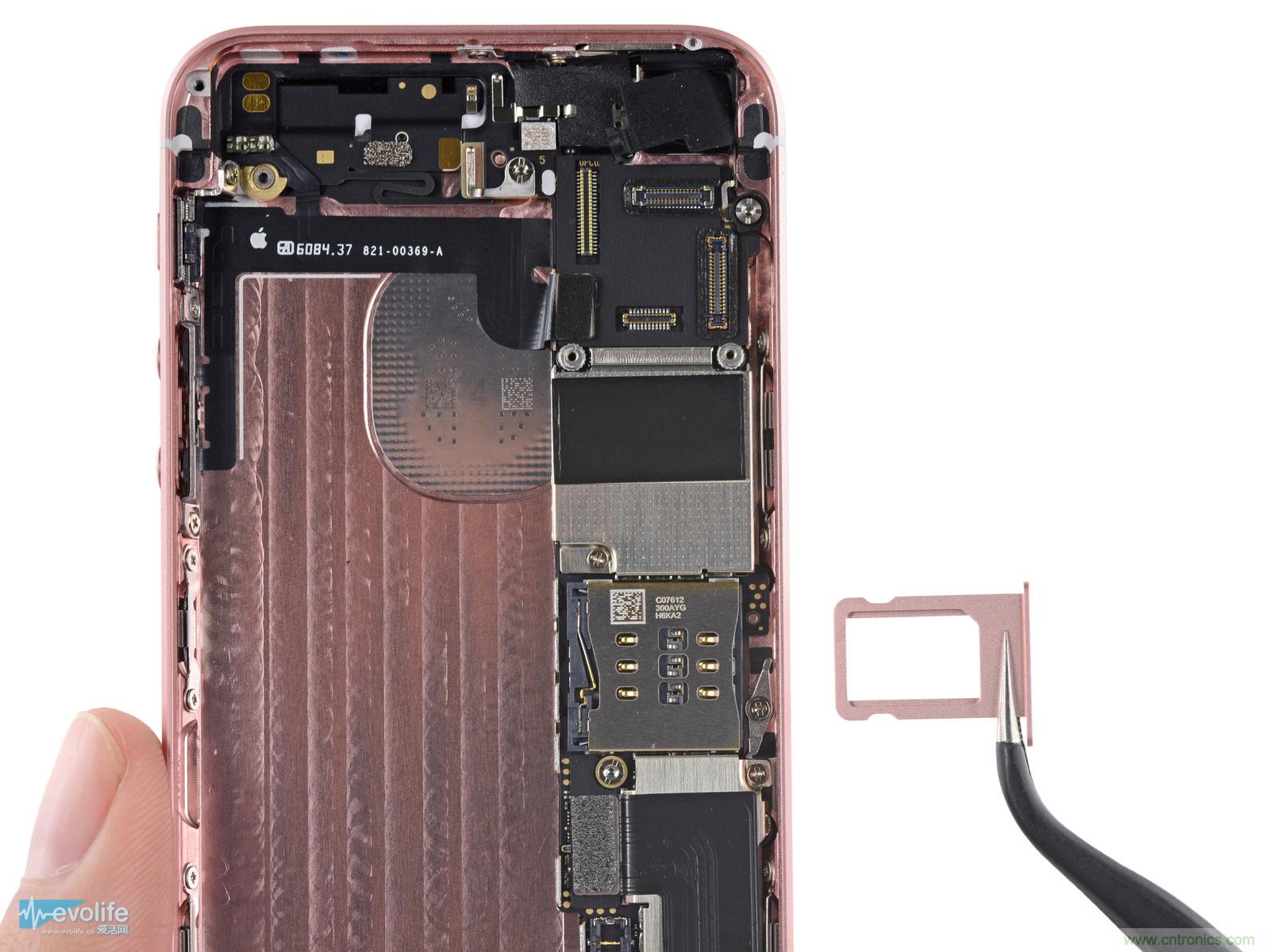 有什么地方?jīng)]有變？iPhone SE真機(jī)拆解