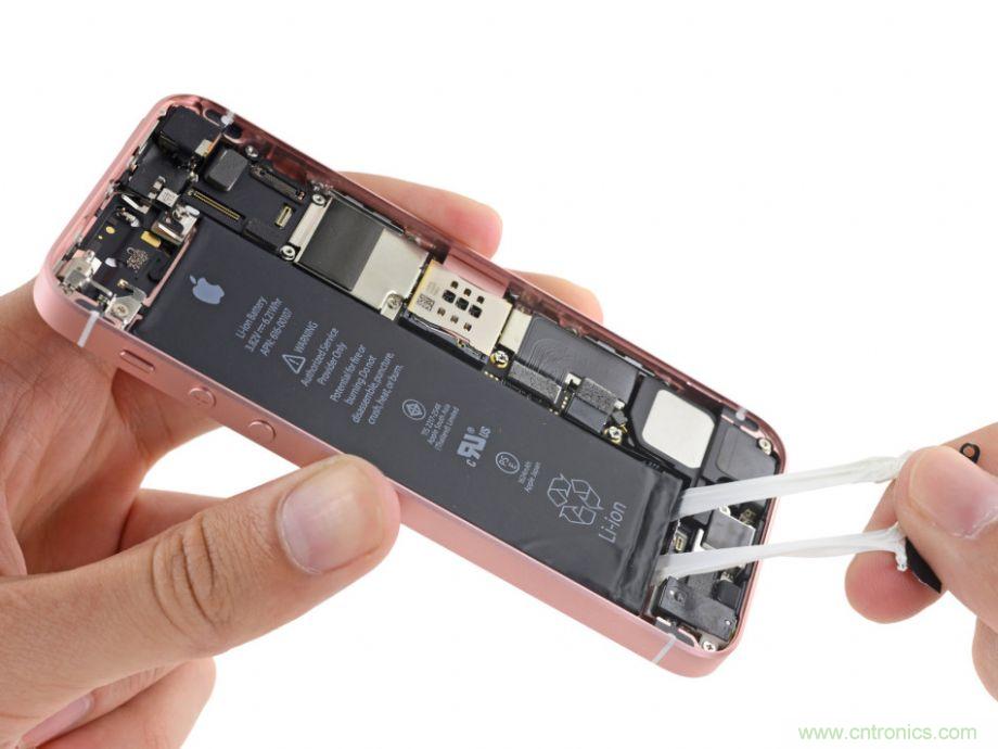 有什么地方?jīng)]有變？iPhone SE真機(jī)拆解