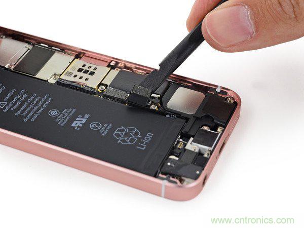 有什么地方?jīng)]有變？iPhone SE真機(jī)拆解
