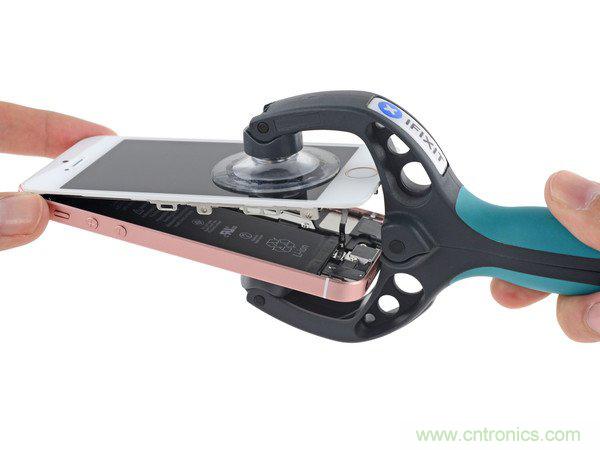有什么地方?jīng)]有變？iPhone SE真機(jī)拆解