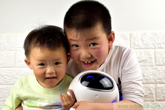 “爸爸再不陪我，我就長(zhǎng)大了”——小騰機(jī)器人