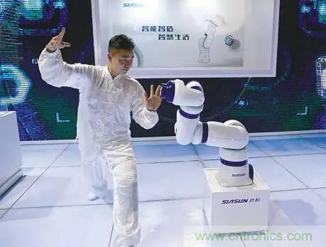 協(xié)作機(jī)器人伺服、傳感器核心器件大揭秘