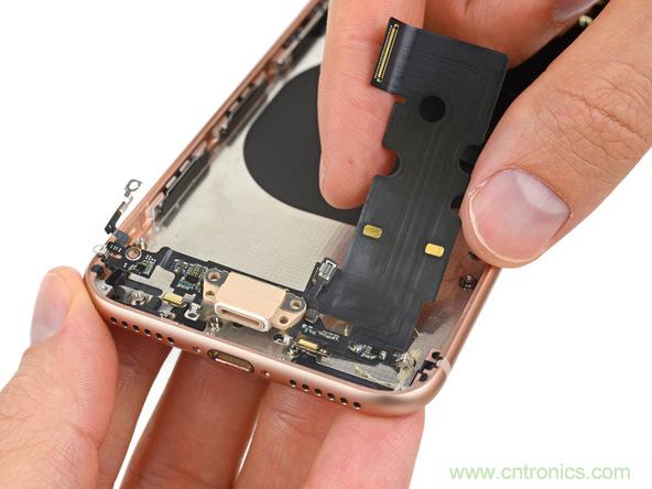 iPhone 8首拆：無線充電版本的iPhone 7？