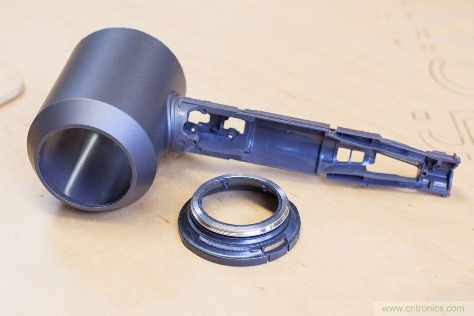 拆解戴森吹風機：近三千元的價格貴在哪？
