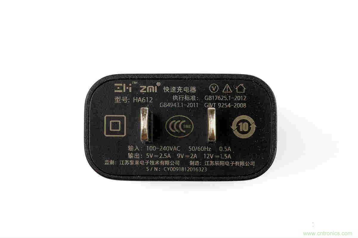 拆解對(duì)比：系出同門(mén)，小米、紫米無(wú)線充電器的差別有多大？