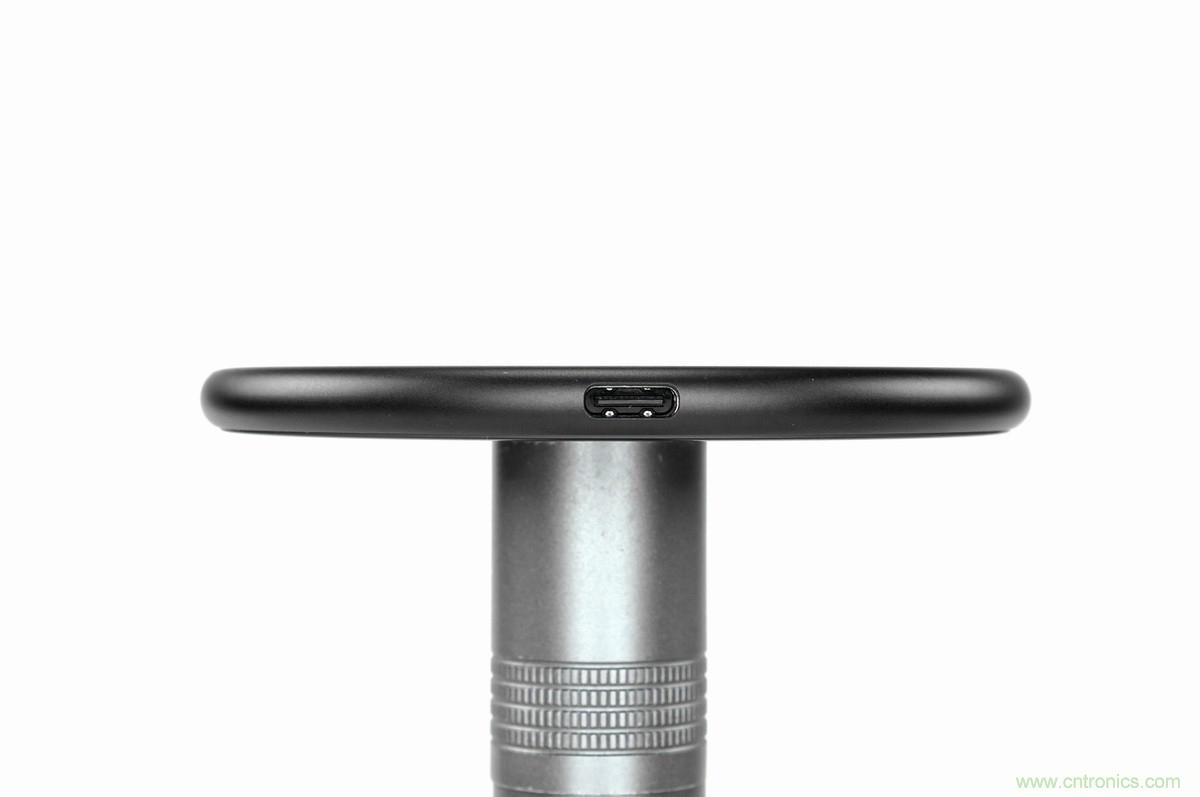 拆解對(duì)比：系出同門(mén)，小米、紫米無(wú)線充電器的差別有多大？