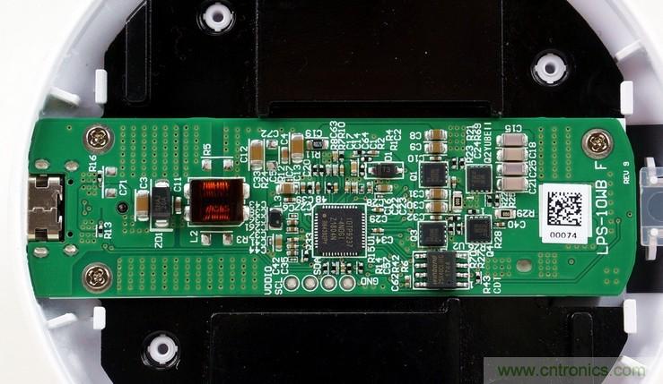 拆解對(duì)比：系出同門(mén)，小米、紫米無(wú)線充電器的差別有多大？