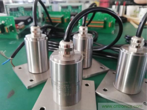 振動傳感器的機(jī)電變換原理？主要的分類有哪些？