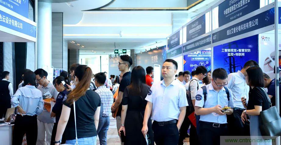 2021數(shù)字經(jīng)濟(jì)大會(huì)推5G通信展區(qū)，“5G+工業(yè)互聯(lián)網(wǎng)”，帶你體驗(yàn)萬物智聯(lián)